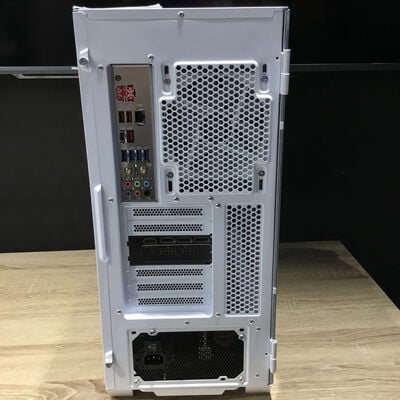 【松山環状枝松店】中古  FRONTIER FRMFGB650/WS528(Ryzen 7 9800X3D/32GB/SSD1TB+1TB/無し/RTX5080 16GB/W11H) 4560001267 