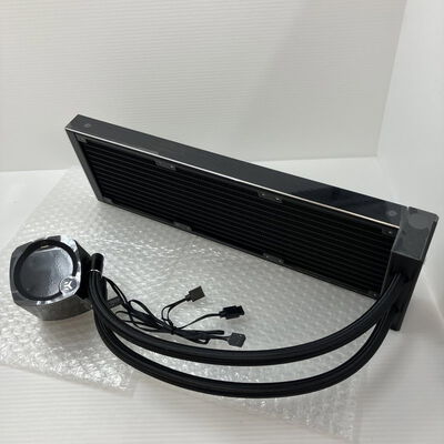【秋葉原本店】中古  EKWB CR360 Lux D-RGB(360mm ARGB 水 BK) 3410013354 