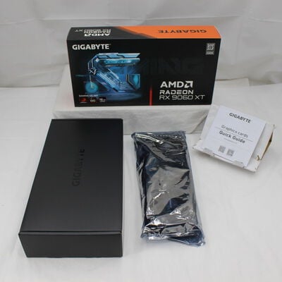 【通販センター】中古  GIGABYTE GV-R9060XTGAMING OC-16GD (RX9060XT 16G) 179900 