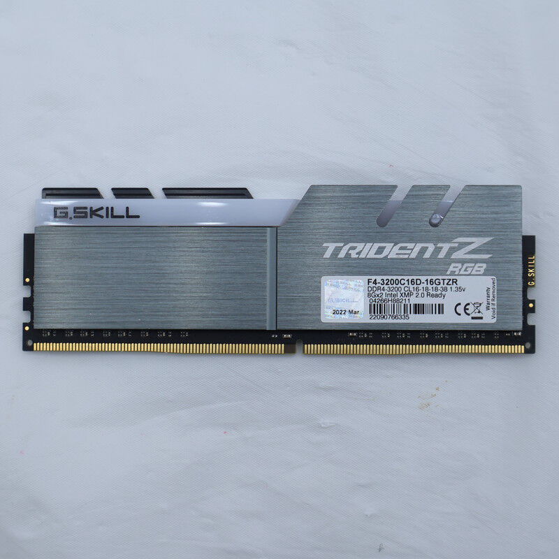 中古 PC4-25600 8GB デスクトップ用(DDR4-3200) 140727 （388559