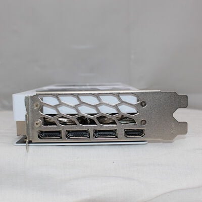 【通販センター】中古  玄人志向 GK-RTX5070-E12GB/WHITE/DF (RTX5070 12G) 176913 