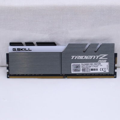 【通販センター】中古  PC4-25600 8GB デスクトップ用(DDR4-3200) 140727 
