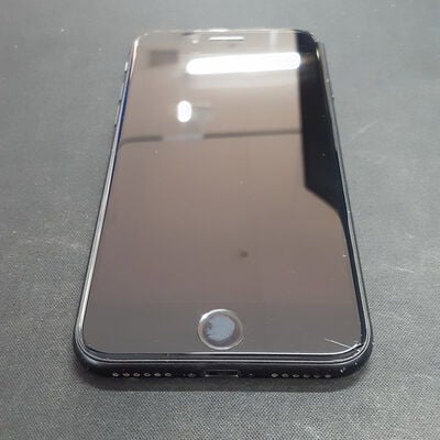 【鹿児島店】中古  【SIMロック解除済み】【au】Apple iPhoneSE 4.7インチ (第2世代/2020) 64GB (ブラック) MX9R2J/A 155506 