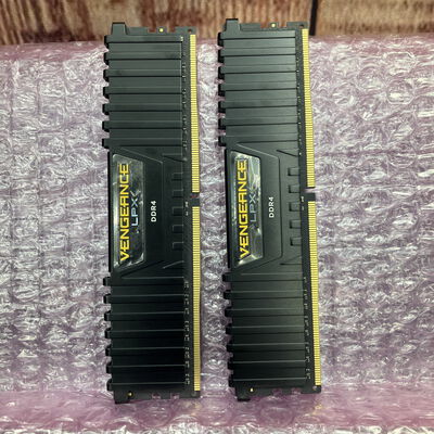 【富士青葉店】中古  Corsair CMK16GX4M2E3200C16 (PC4-25600/DDR4-3200 8GB 2枚組) 5070002367 