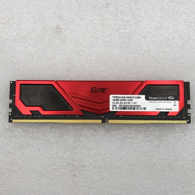 【甲府飯田店】中古  PC4-25600 16GB デスクトップ用(DDR4-3200) 140728 