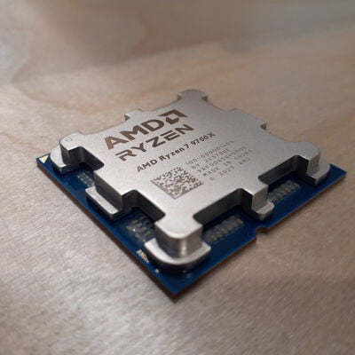 【鹿児島店】中古  AMD Ryzen 7 9700X (AM5/3.8GHz/40M/C8/T16/65W) 169022 