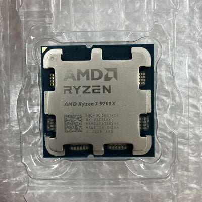 【秋葉原本店】中古  AMD Ryzen 7 9700X (AM5/3.8GHz/40M/C8/T16/65W) 169022 