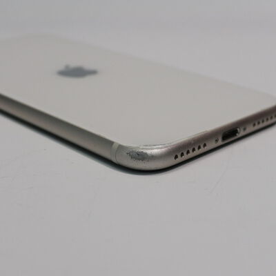 【札幌店】中古  【SoftBank版SIMフリー】Apple iPhoneSE 4.7インチ (第3世代) 64GB (スターライト) MMYD3J/A 154837 