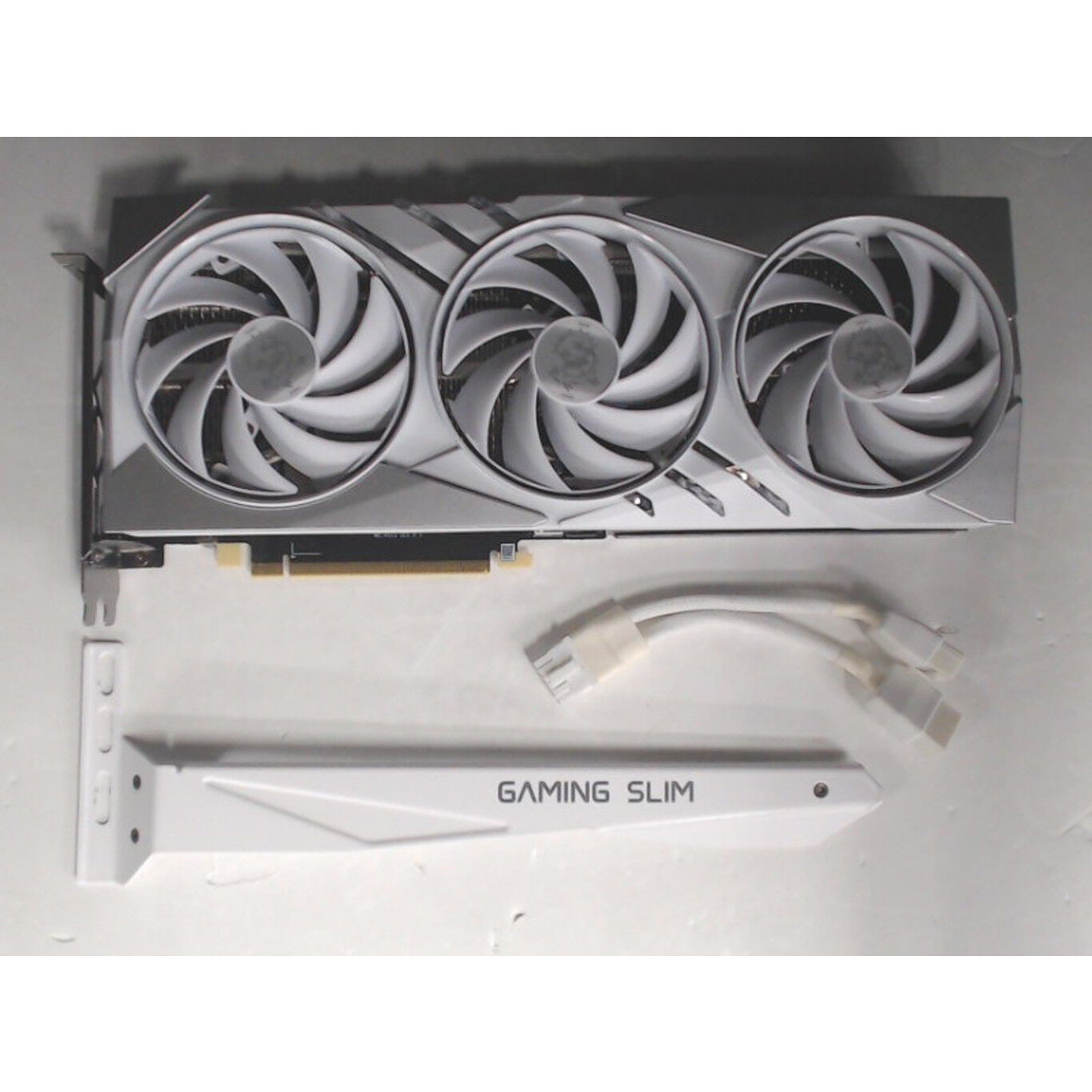 中古 MSI GeForce RTX 4070 SUPER 12G GAMING X SLIM WH (RTX4070