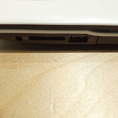 【鹿児島店】中古  Fujitsu LIFEBOOK AH50/E1(Ryzen 7 3750H/8GB/SSD256GB/DVD/オンボード/15.6/1366*768/W11H) 4700001092 