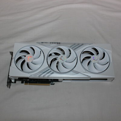 【通販センター】中古  MSI GeForce RTX 5070 12G GAMING TRIO OC WHITE 3480034642 