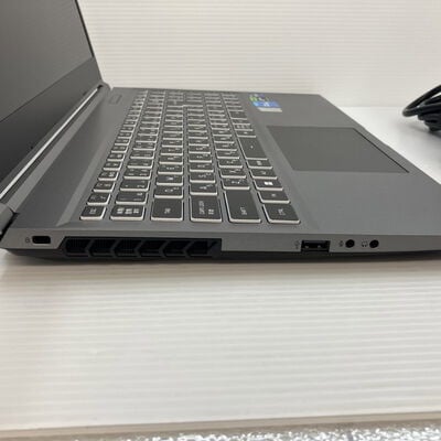 【秋葉原本店】中古  raytrek R5-AA5(i7-13700H/32GB/SSD1TB/RTX4050/W11P) 3410014922 