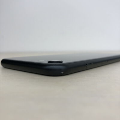 【長野稲里店】中古  【docomo】Apple iPhoneSE 4.7インチ (第2世代/2020) 128GB (ブラック) MXD02J/A 142468 