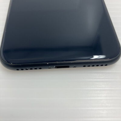 【秋葉原本店】中古  【au版SIMフリー】Apple iPhoneSE 4.7インチ (第3世代) 64GB (ミッドナイト) MMYC3J/A 154842 