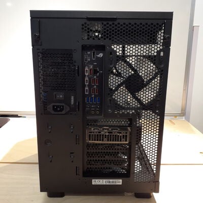 【鹿児島店】中古  自作PC(Ryzen 9 9950X3D/32GB/SSD2TB/-/RX9070XT/W11P) 4700000792 