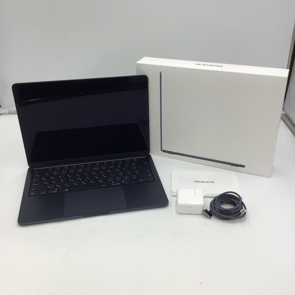 中古 Apple MacBook Air 13インチ M2(CPU:8C/GPU:8C) 16GB/256GB