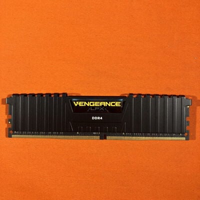 【なんば店】中古  PC4-17000 16GB デスクトップ用 135640 