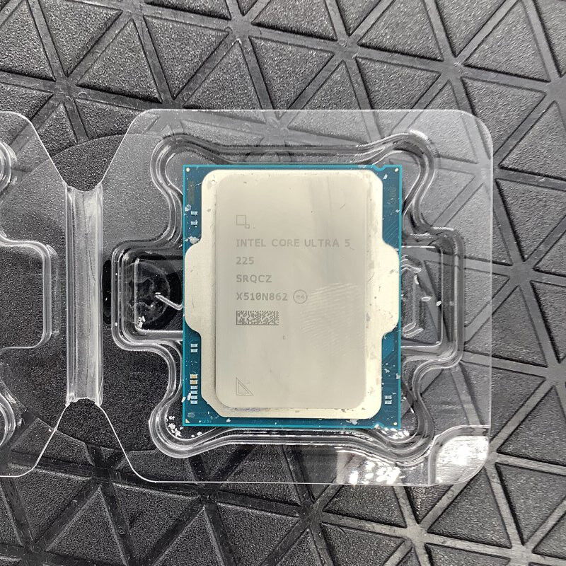 中古 INTEL Core Ultra 5 225 (1851/3.3G/20M/C10/T10) 175014