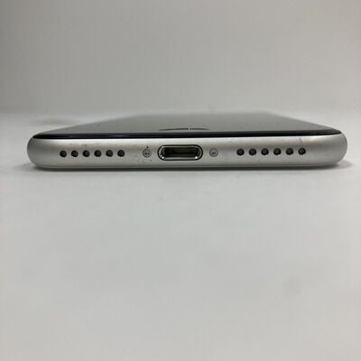 【神戸・三宮店】中古  【au】Apple iPhoneSE 4.7インチ (第2世代/2020) 64GB (ホワイト) MHGQ3J/A 新パッケージ版 146172 