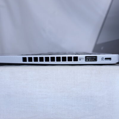 【通販センター】中古  【ジャンク品/保証無/返品質問不可】NEC VersaPro タイプVB PC-VKM17BZG4 (Core i5 8350U/8GB/SSD256GB/-/オンボード/12.5/1366x768/Wi-Fi/WEBCAM/W11H64 MAR) 186218 