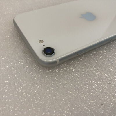 【京都店】中古  【au】Apple iPhoneSE 4.7インチ (第2世代/2020) 64GB (ホワイト) MHGQ3J/A 新パッケージ版 146172 