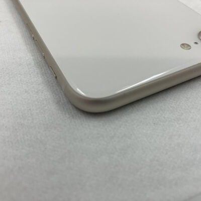 【秋葉原本店】中古  【docomo版SIMフリー】Apple iPhoneSE 4.7インチ (第3世代) 64GB (スターライト) MMYD3J/A 154834 