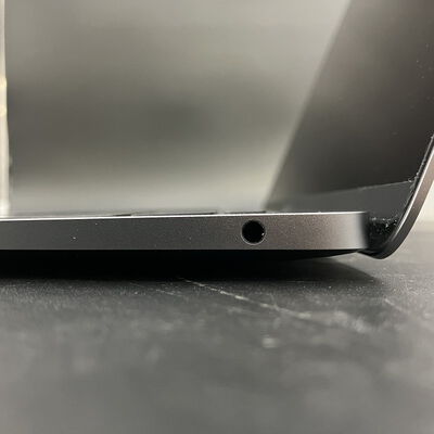 【大須店】中古  Apple MacBook Air 13インチ (i5 1.6GHz/8GB/256GB) スペースグレイ Touch ID True Tone搭載モデル MVFJ2J/A (Mid 2019) 141229 