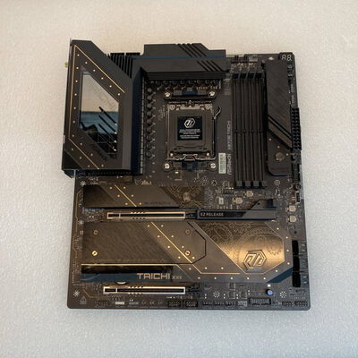 【京都店】中古  ASRock X870E Taichi (X870E AM5 E-ATX DDR5) 172192 