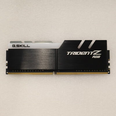 【通販センター】中古  PC4-25600 8GB デスクトップ用(DDR4-3200) 140727 