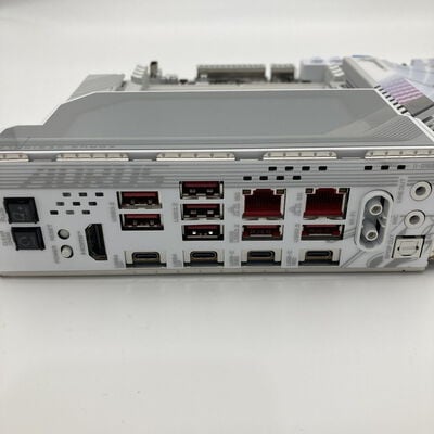 【神戸・三宮店】中古  GIGABYTE X870E AORUS MASTER X3D ICE (X870E AM5 ATX) 3430006293 