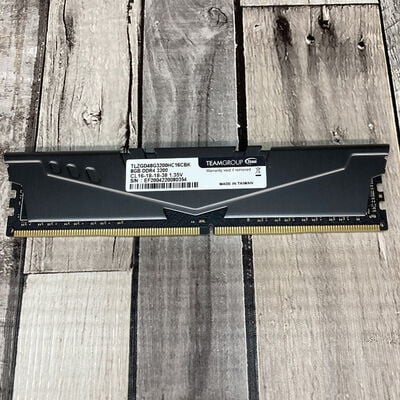 【広島店】中古  TEAM TLZGD48G3200HC16C01 (DDR4 PC4-25600 8GB) 3320004879 