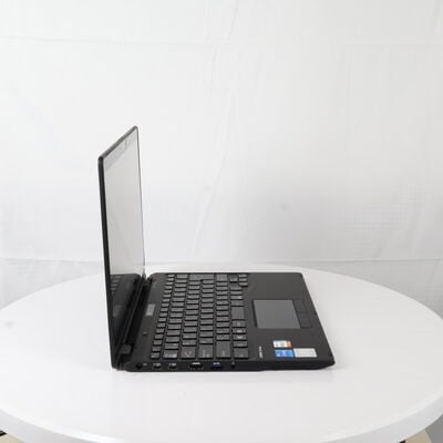 【通販センター】中古  FUJITSU LIFEBOOK UH10/E3 FMVUU1FUV3 (Intel Core  i7 1135G7 2.40GHz/8GB/SSD256GB/-/オンボード/13.3/1920x1080/Wi-Fi/WEBCAM/W11H64 MAR) 186342 