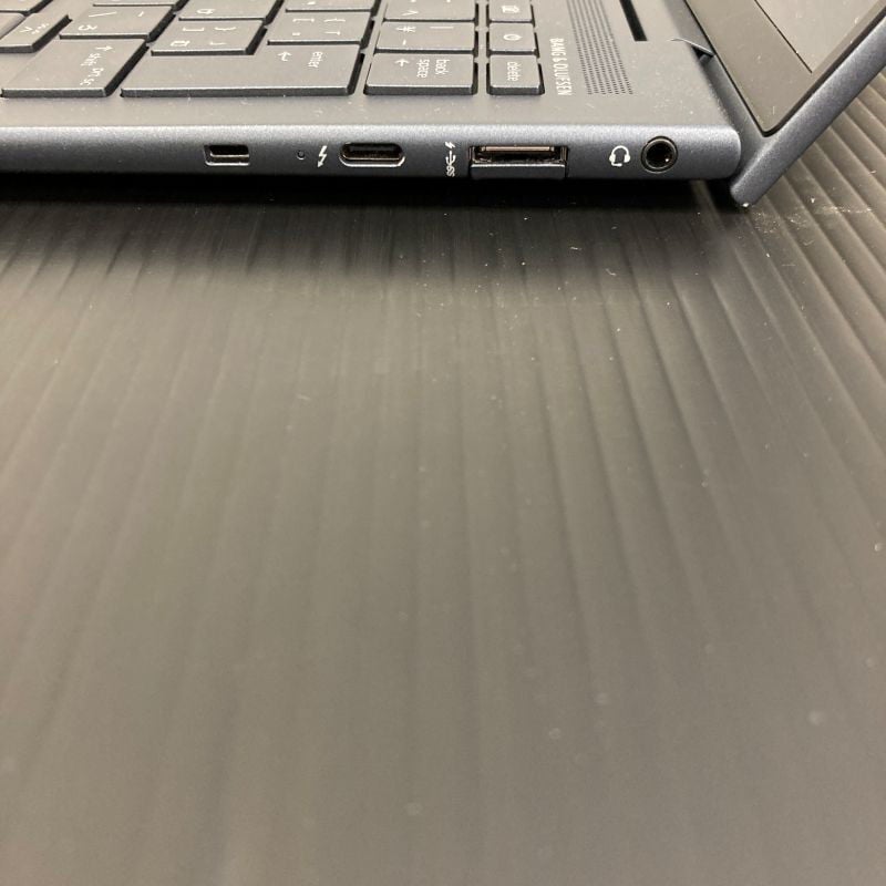 中古 HP Dragonfly G4(Intel Core i7 1355U/16GB/SSD512GB/なし/オン