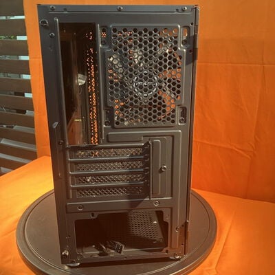 【なんば店】中古  ANTEC NX200M (mATX ｶﾞﾗｽ) 3280021881 