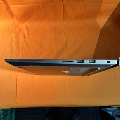 【なんば店】中古  Lenovo ThinkPad X1 Extreme (8750H/32GB/SSD256GB+SSD1TB/GTX1050Ti Max-Q/WLAN/15.6UHD/W10P64) 3280021288