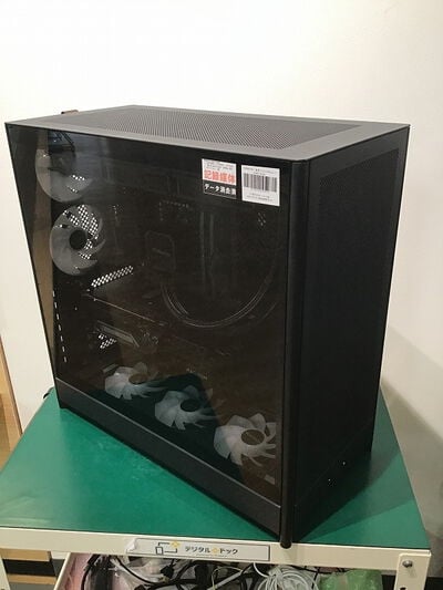 【浦添城間店(沖縄)】中古  自作パソコン(Ryzen 7 9700X/32GB/SSD2TB/RX9070XT/W11H) 4780001661 