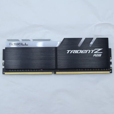 【通販センター】中古  PC4-25600 8GB デスクトップ用(DDR4-3200) 140727 