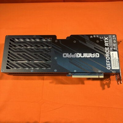 【なんば店】中古  Palit NE75070019K9-GB2050A GamingPro (RTX5070 12G) 176909 