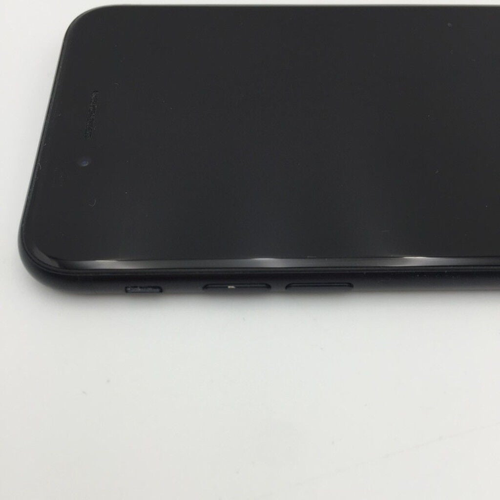 中古 【国内版SIMフリー】Apple iPhoneSE 4.7インチ (第3世代) 64GB