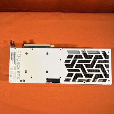 【なんば店】中古  Palit NED47TST19T2-1043W GamingPro White OC (RTX4070Ti SUPER 16GB) 164255 