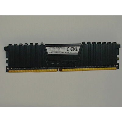 【前橋ｲﾝﾀｰｱｶﾏﾙ店】中古  Corsair CMK32GX4M2B3200C16(DDR4-3200 16GB) 4540001499 