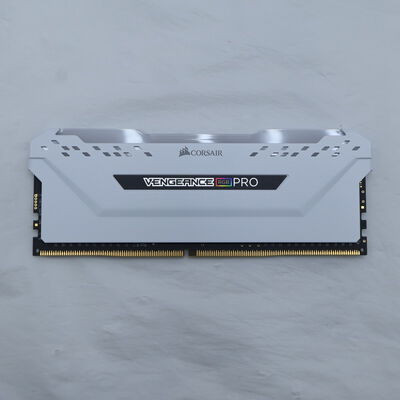 【通販センター】中古  PC4-25600 8GB デスクトップ用(DDR4-3200) 140727 