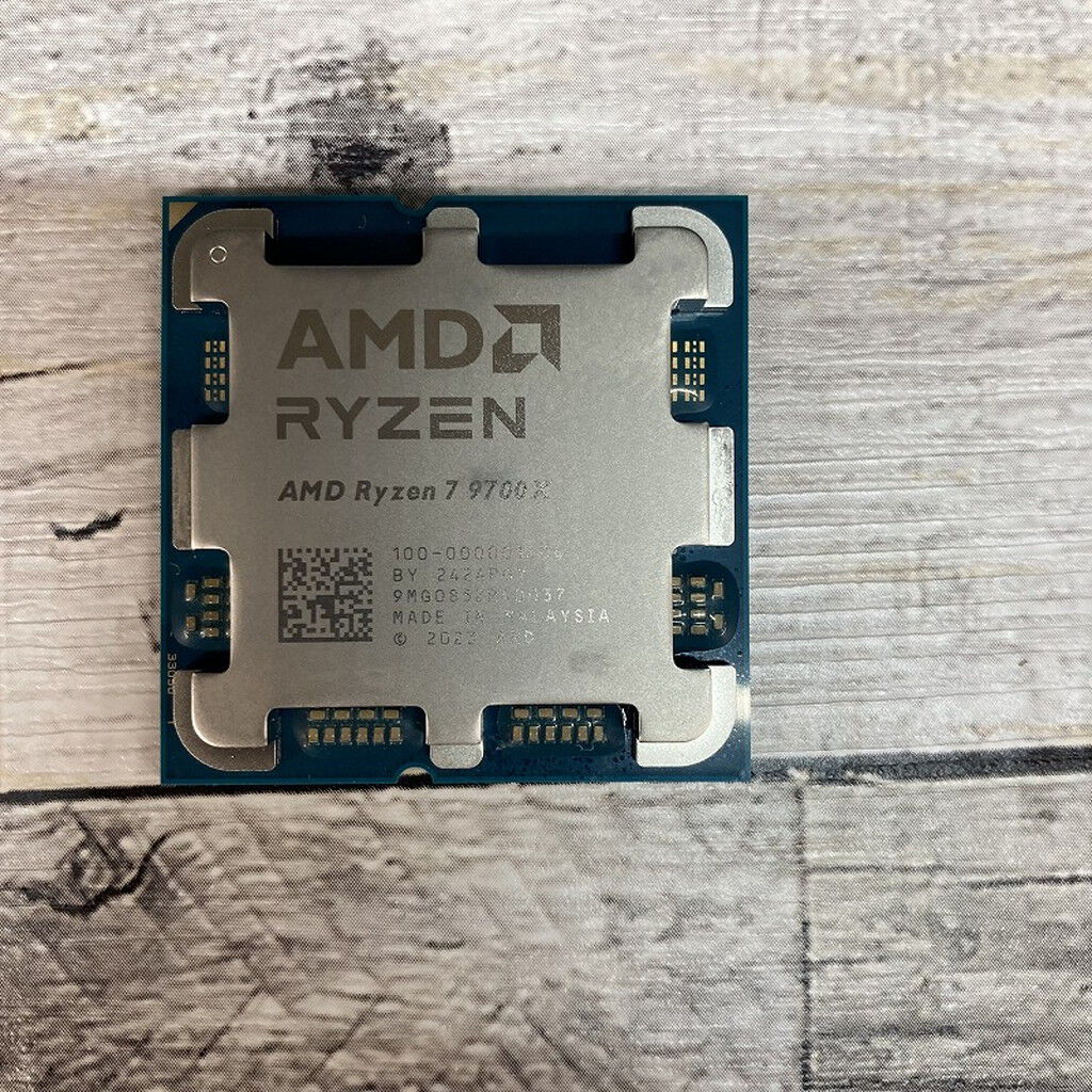 中古 AMD Ryzen 7 9700X (AM5/3.8GHz/40M/C8/T16/65W) 169022 （330195