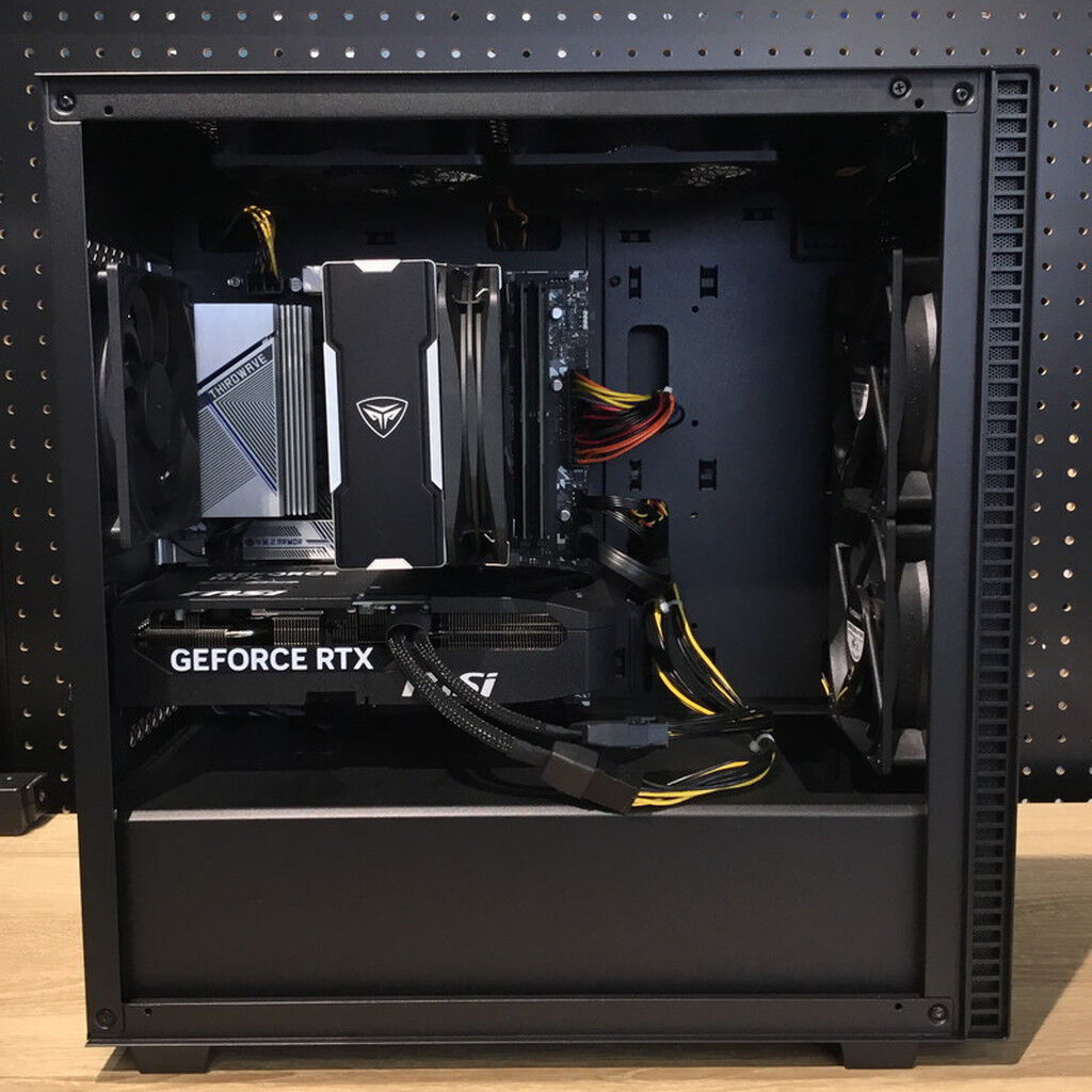 中古 THIRDWAVE Lightning-GAF7B(Ryzen7 7700/32GB/SSD512GB+SSD1TB