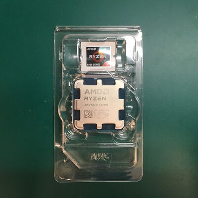 【佐賀南部バイパス店】中古  AMD Ryzen 7 8700G (AM5/4.2GHz/24M/C8/T16/65W) 166430 