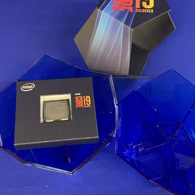 【横浜駅前店】中古  INTEL Core i9 9900K (1151/3.60GHz/16M/C8/T16) 138482 