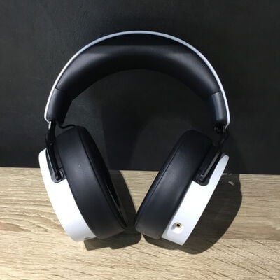 【松山環状枝松店】中古  NZXT Relay Headset AP-WCB40-W2 4560001332 