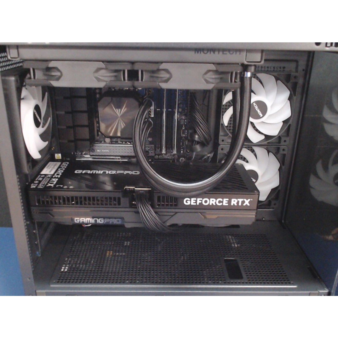 ル*イ様 自作PC RYZEN7 7800X3D 中古 自作パソコン(Ryzen 7 7800X3D/32GB/SSD2TB/RTX5070) 4540002407