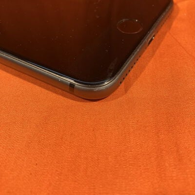 【なんば店】中古  【SIMロック解除済み】【au】 iPhone8 Plus 64GB (スペースグレイ)  MQ9K2J/A 155210 
