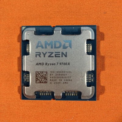 【なんば店】中古  AMD Ryzen 7 9700X (AM5/3.8GHz/40M/C8/T16/65W) 169022 